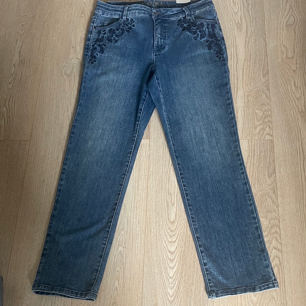 Laura Straight Leg Embroidered Jeans Size 14 NWT